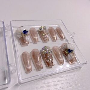 A174 PRESS ON NAILS